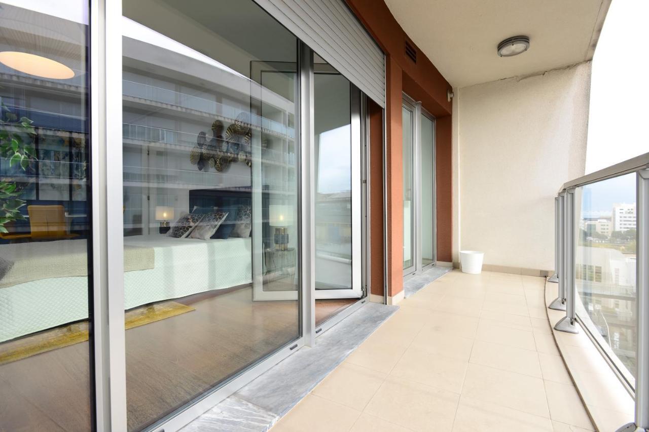 New Loft With Swimming Pool At Parque Das Nacoes! Lisbon Luaran gambar