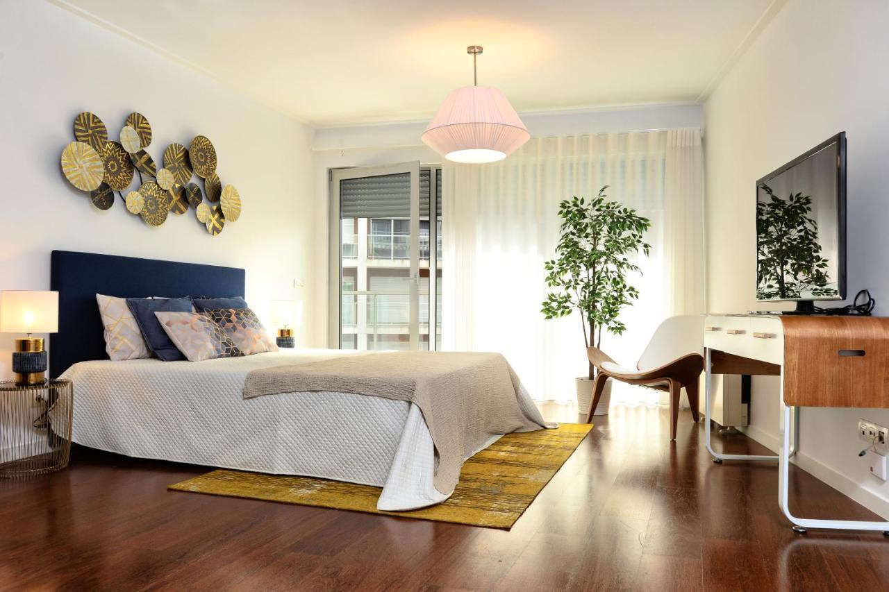 New Loft With Swimming Pool At Parque Das Nacoes! Lisbon Luaran gambar